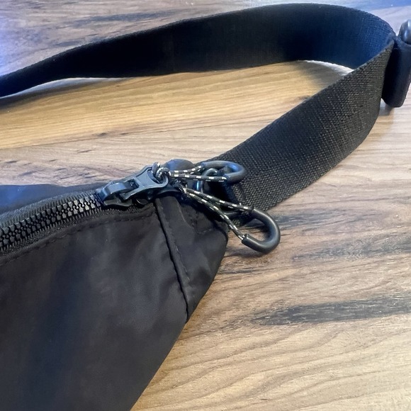 BEIS The Sport Pack Fanny Pack Black Belt Bag Crossbody Purse Hiking Patch - Picture 3 of 10